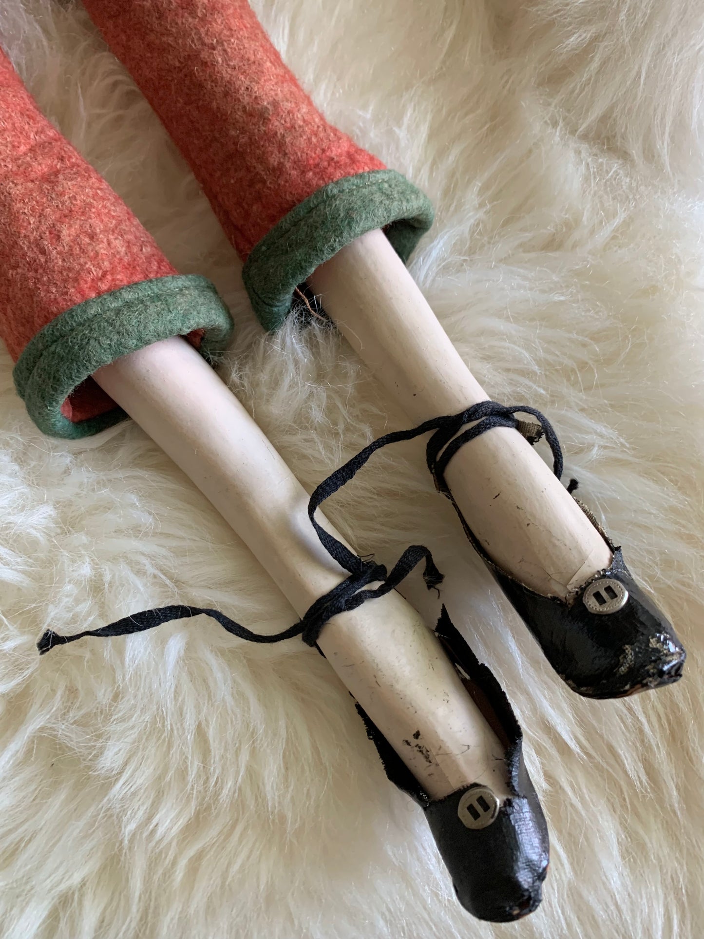 Vintage Cubeb smoker boudoir doll