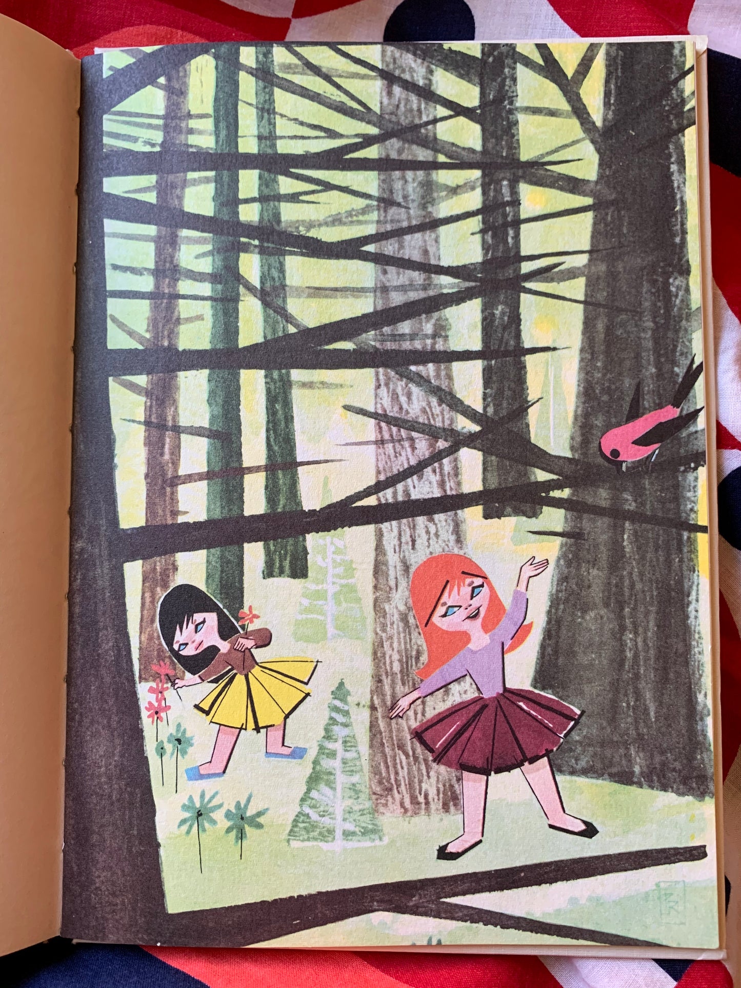 Vintage 60s Snow White and Rose Red book