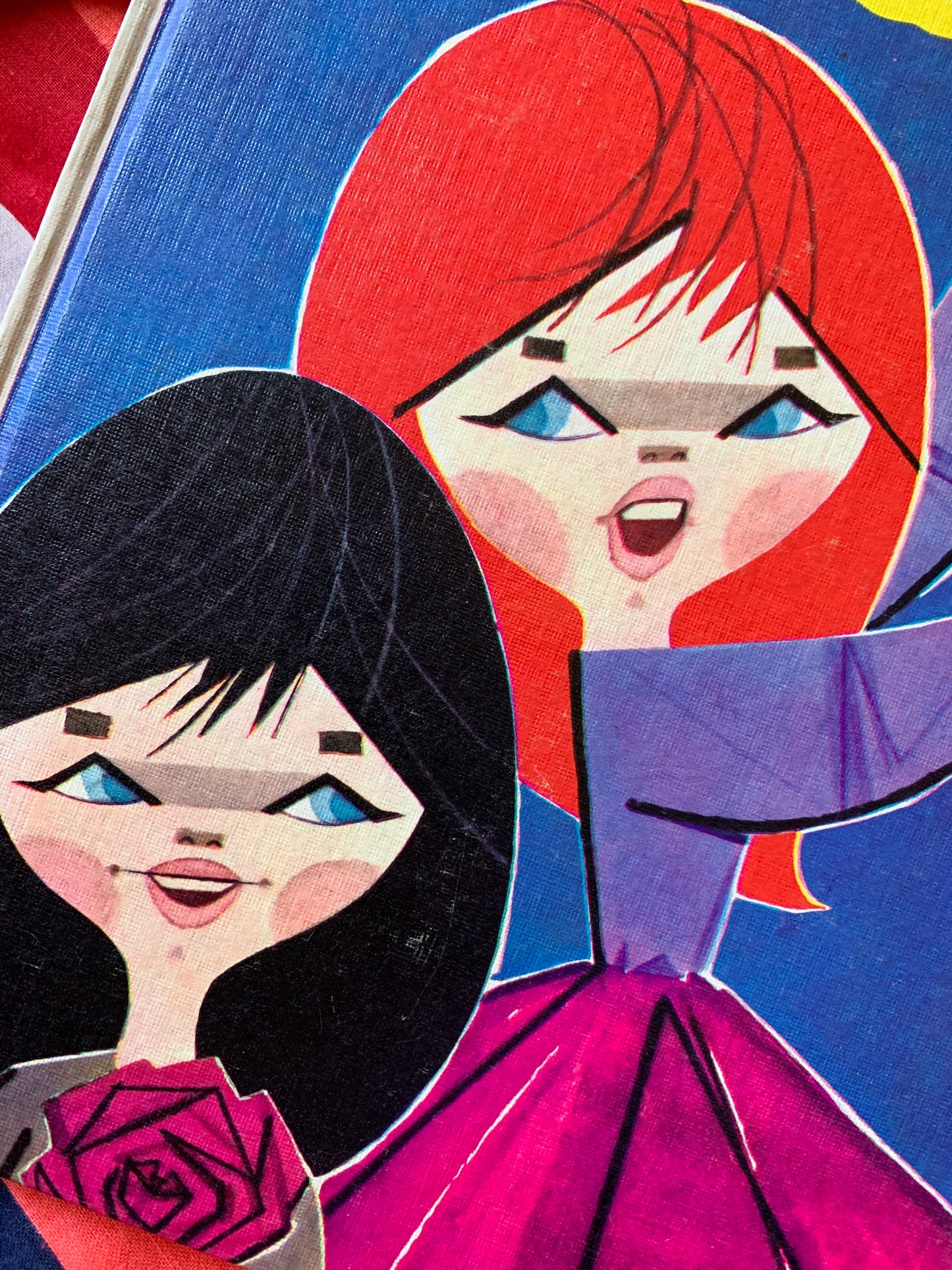 Vintage 60s Snow White and Rose Red book