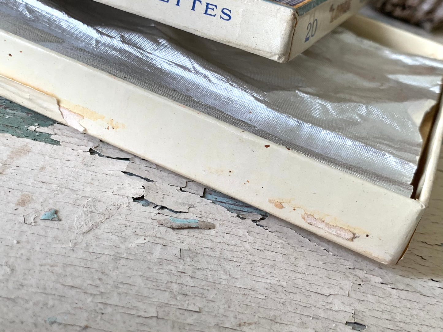 Vintage Longa cigarettes box