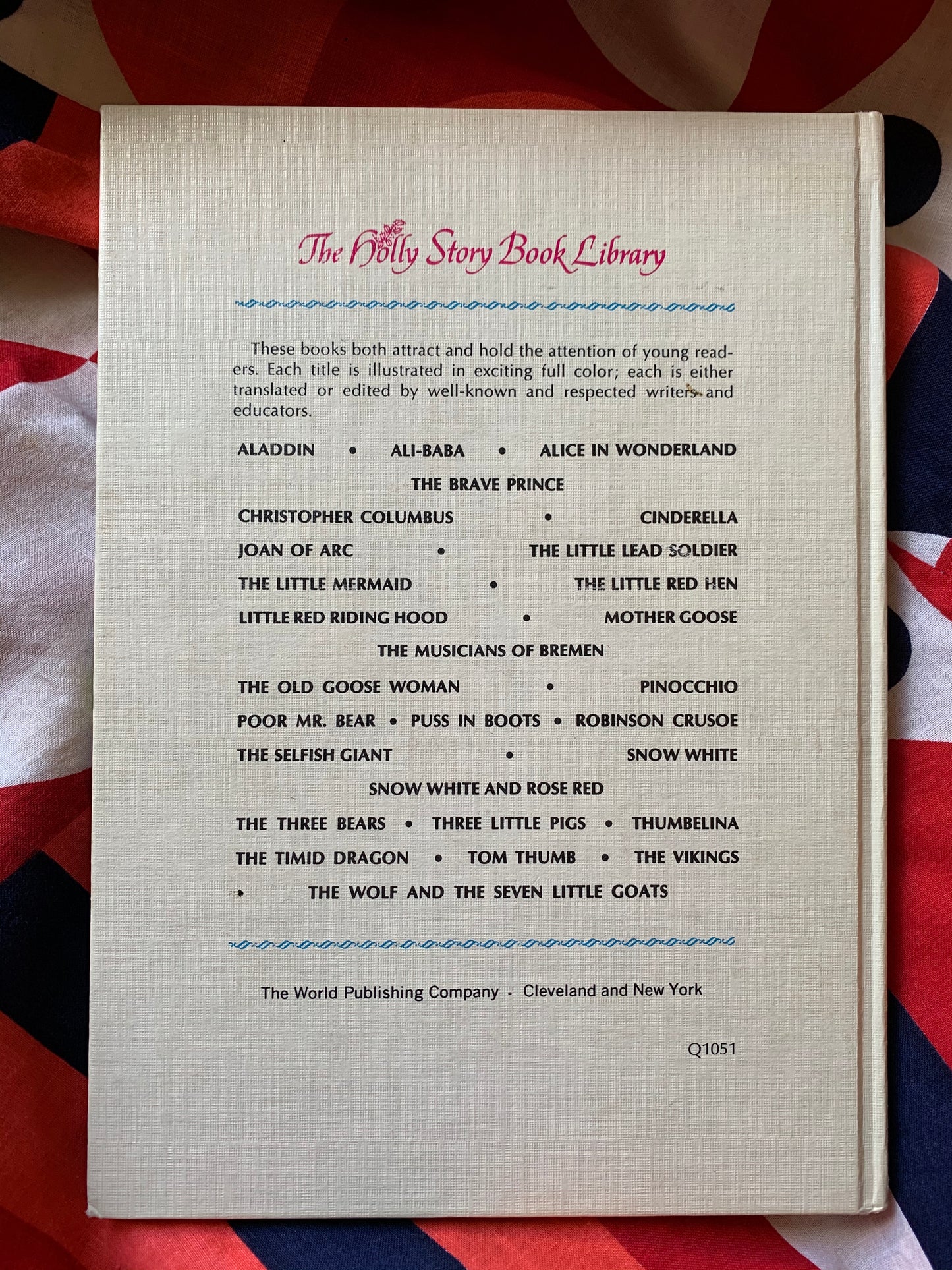 Vintage 60s Snow White and Rose Red book