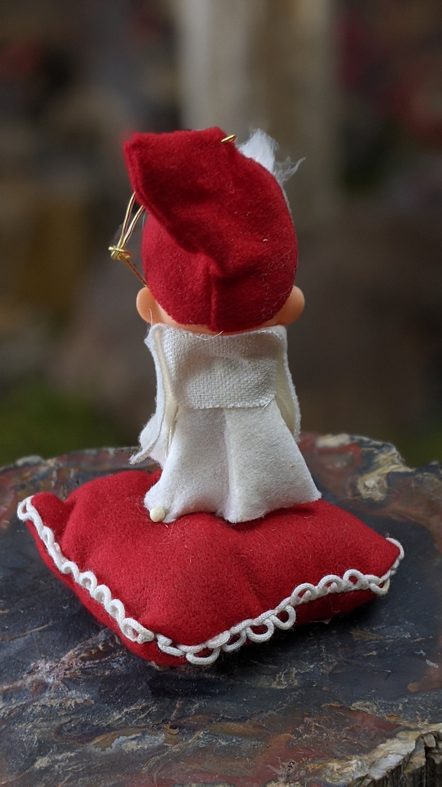 Vintage knee hugger pixie on cushion