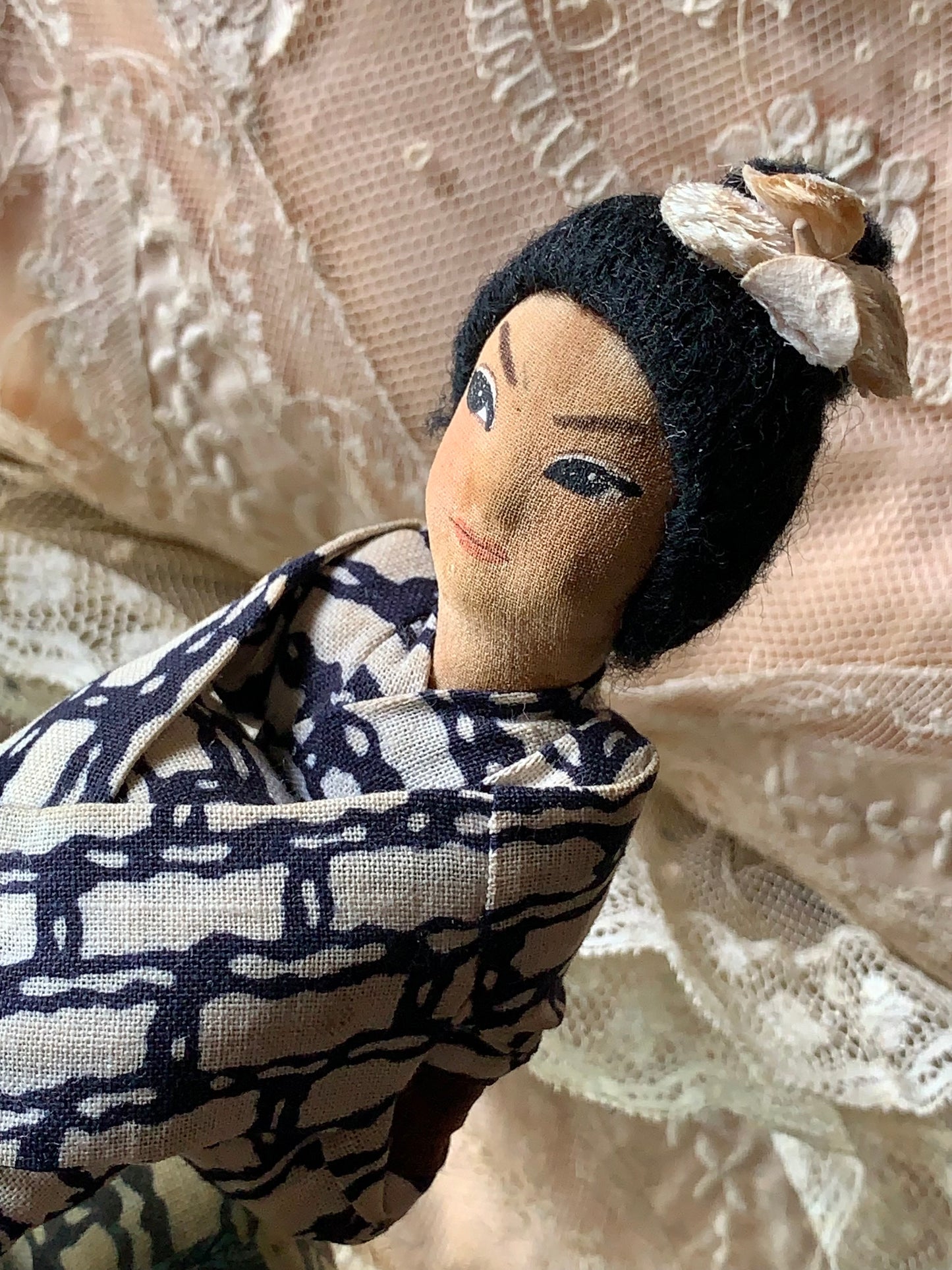 Vintage Geisha girl knee hugger doll