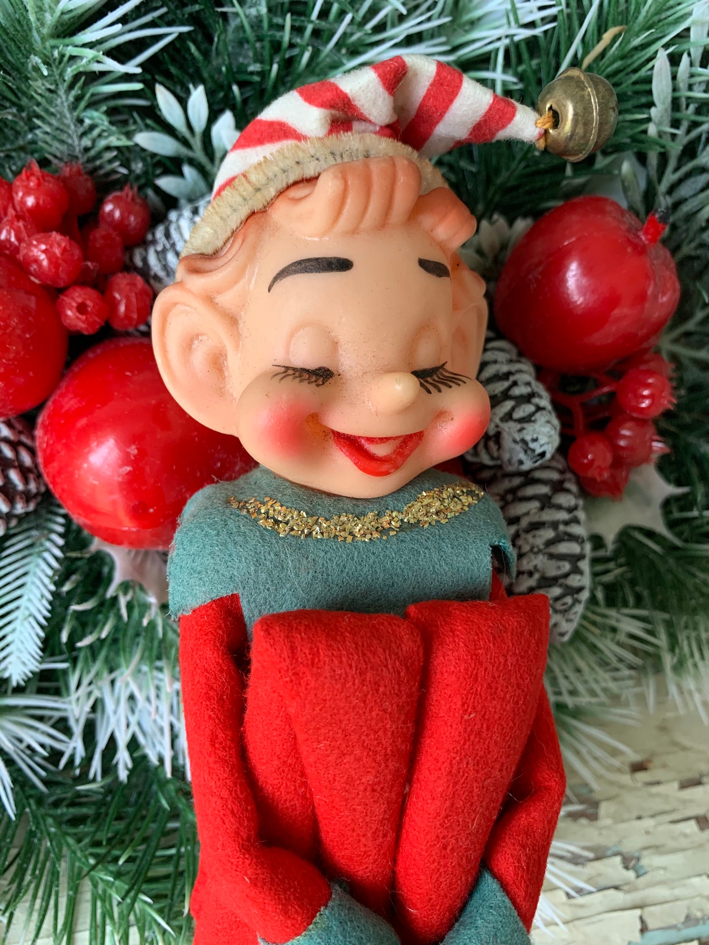 Vintage knee hugger elf sleepy face Christmas shelf sitter pixie